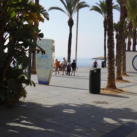 Moriones A. A150 M Del Mar En Centro De Ciudad