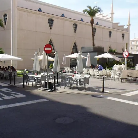 Moriones A. A150 M Del Mar En Centro De Ciudad